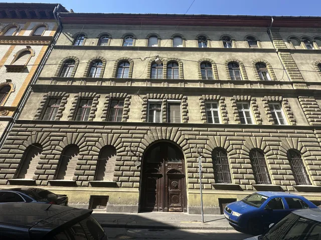Eladó lakás Budapest VIII. kerület, Palotanegyed, Szentkirályi utca 128 nm