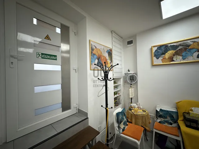 Eladó kereskedelmi és ipari ingatlan Budapest XIV. kerület, Herminamező 13 nm