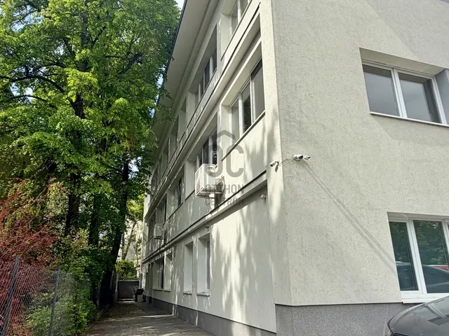 Kiadó kereskedelmi és ipari ingatlan Budapest I. kerület, Naphegy 85 nm