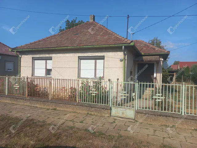 Eladó ház Dombóvár 90 nm