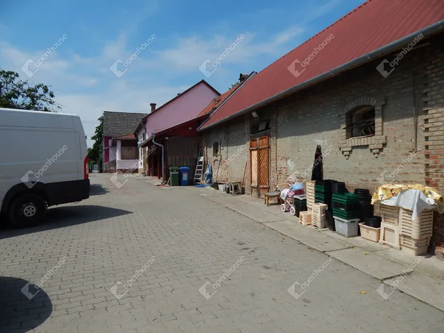 Eladó ház Mezőcsokonya 150 nm