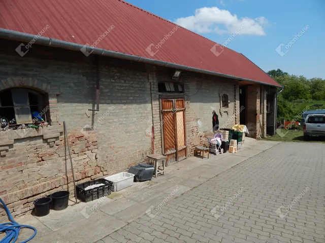 Eladó ház Mezőcsokonya 150 nm