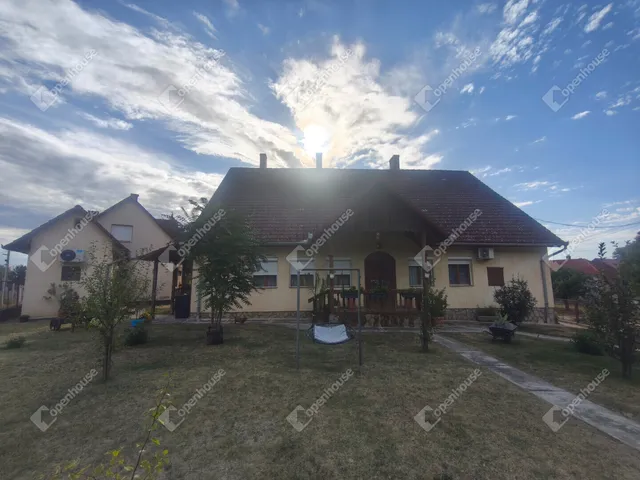 Eladó ház Segesd 500 nm