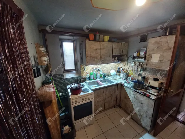 Eladó ház Aparhant 90 nm