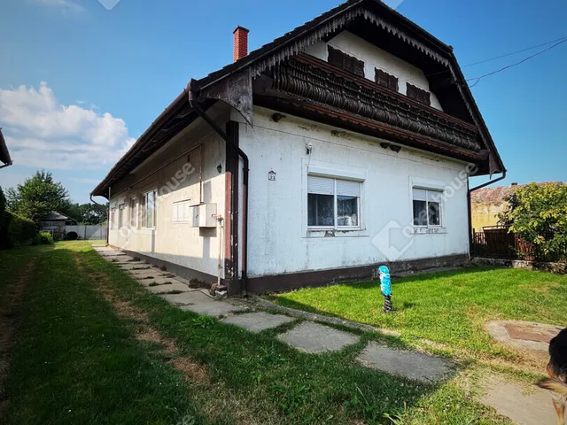 Eladó ház Bolhó 179 nm