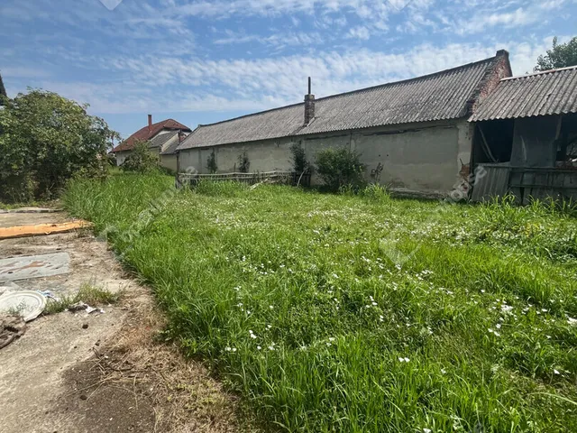 Eladó ház Bolhó 179 nm