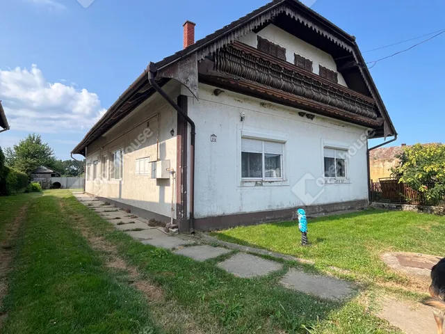 Eladó ház Bolhó 179 nm