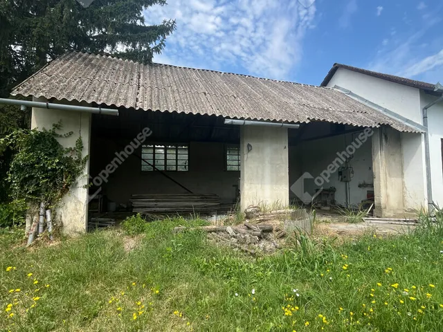 Eladó ház Bolhó 179 nm
