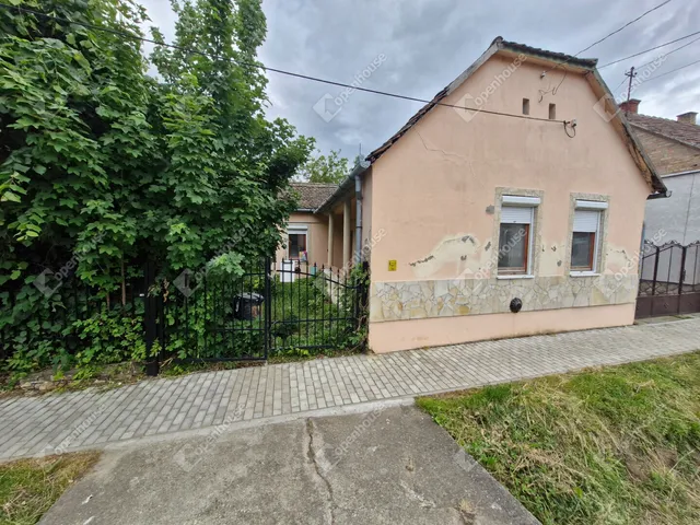 Eladó ház Dombóvár 78 nm
