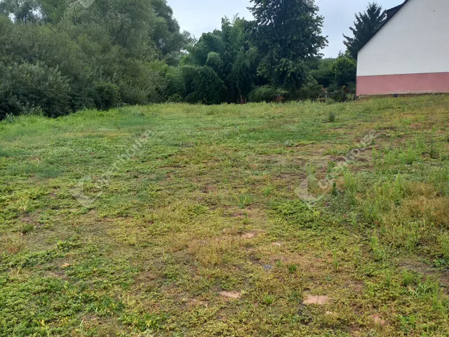 Eladó telek Kaposvár, Cser 1000 nm
