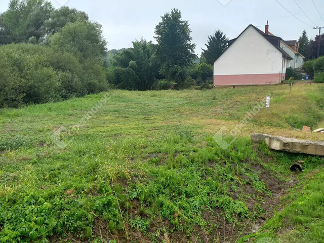 Eladó telek Kaposvár, Cser 1000 nm