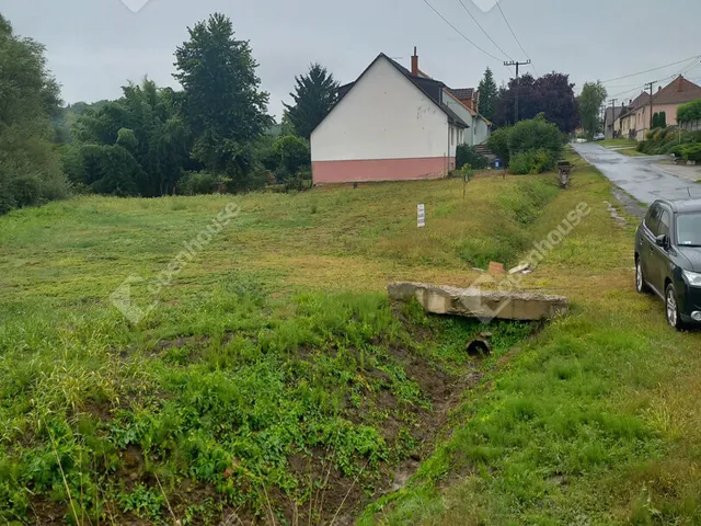 Eladó telek Kaposvár, Cser 1000 nm