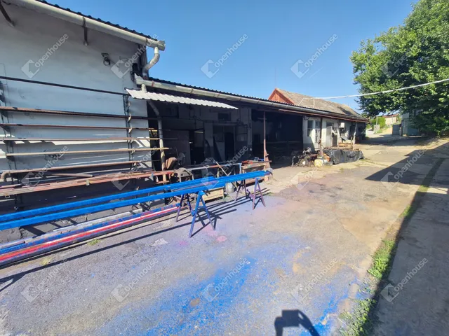 Eladó kereskedelmi és ipari ingatlan Sántos 690 nm