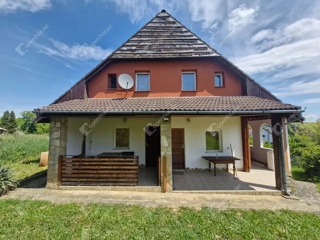 Eladó ház Igal 147 nm