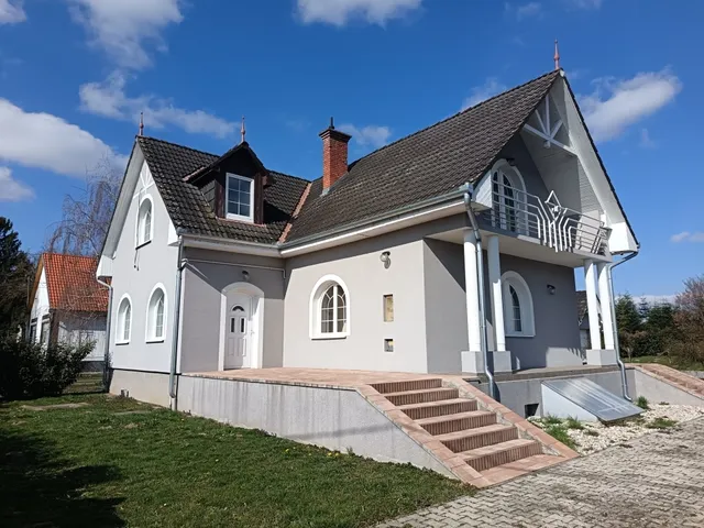 Eladó ház Böhönye 278 nm