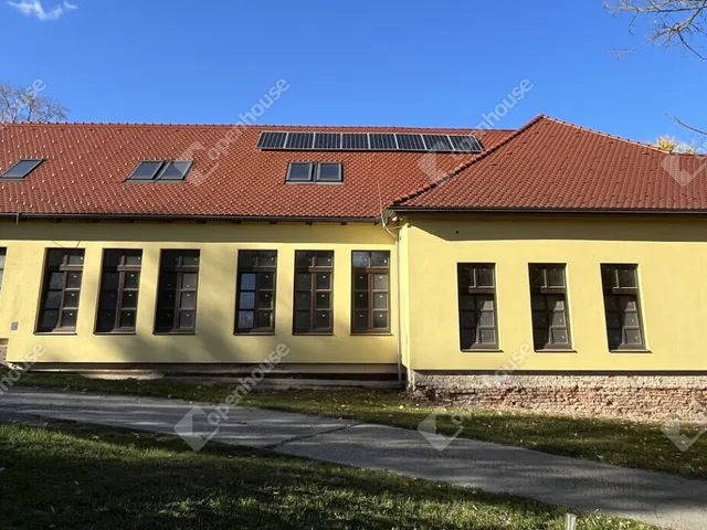 Kiadó kereskedelmi és ipari ingatlan Magyaratád 844 nm