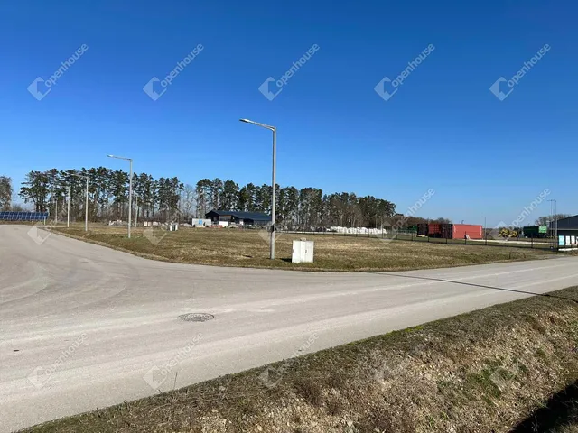 Eladó kereskedelmi és ipari ingatlan Kaposmérő 2009 nm