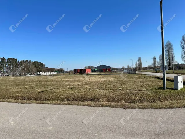 Eladó kereskedelmi és ipari ingatlan Kaposmérő 2009 nm