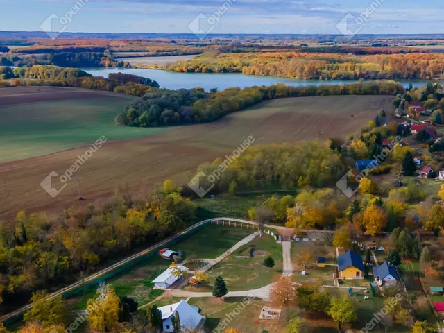 Eladó üdülő és hétvégi ház Kaposvár, Toponár 120 nm