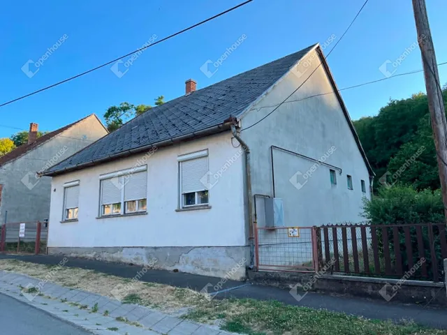Eladó ház Kaposvár, Ivánfahegy 83 nm