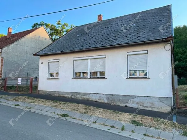 Eladó ház Kaposvár, Ivánfahegy 83 nm