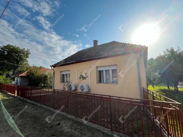Eladó ház Táska 71 nm