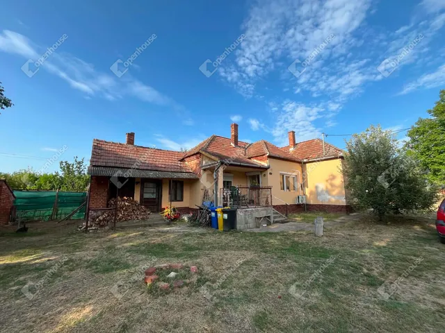 Eladó ház Táska 71 nm