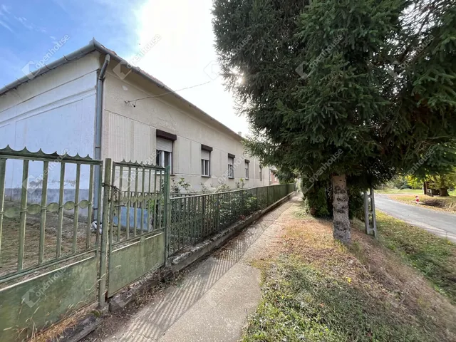 Eladó ház Felsőmocsolád 185 nm