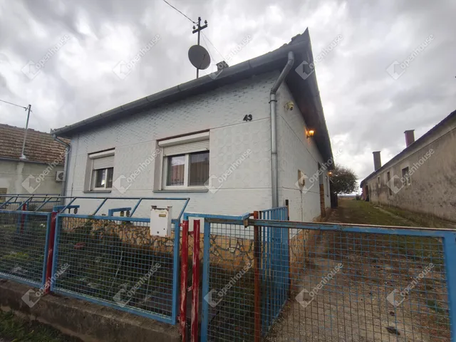 Eladó ház Bolhás 120 nm