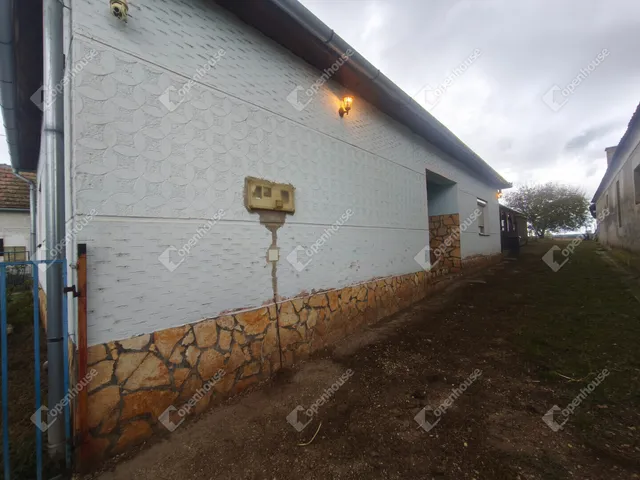 Eladó ház Bolhás 120 nm