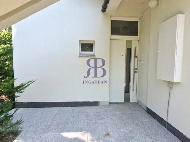 Kiadó kereskedelmi és ipari ingatlan Budapest II. kerület, Kavics utca 114 nm