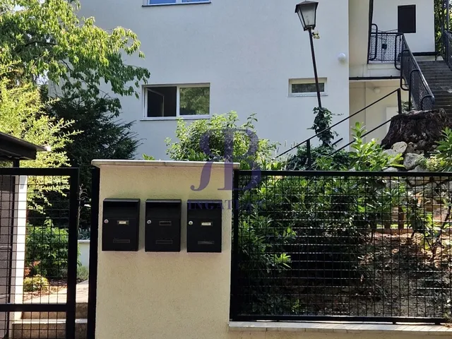 Kiadó kereskedelmi és ipari ingatlan Budapest II. kerület, Kavics utca 114 nm