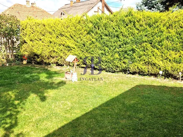 Eladó ház Velence, Kertész utca 33 nm