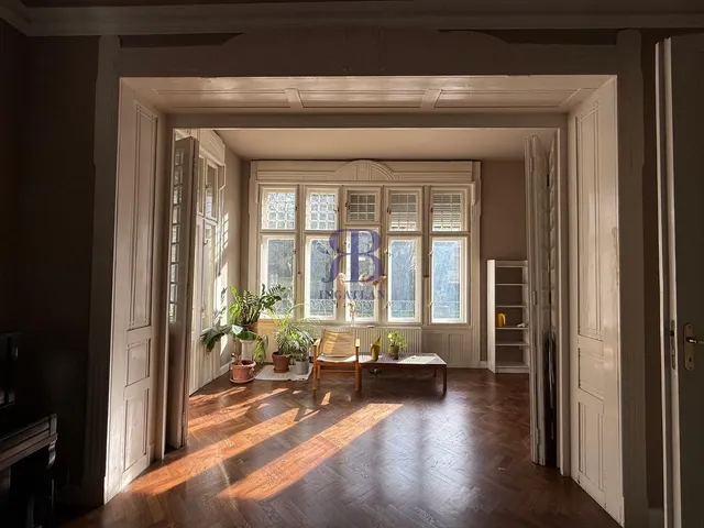 Kiadó lakás Budapest II. kerület, Modori utca 161 nm