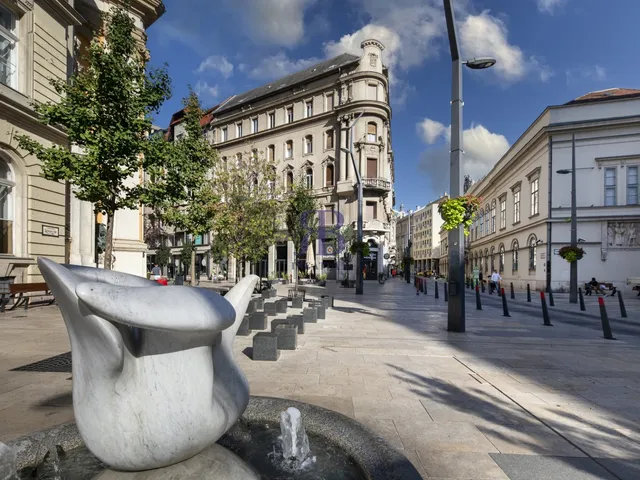 Kiadó lakás Budapest V. kerület, Papnövelde utca 95 nm
