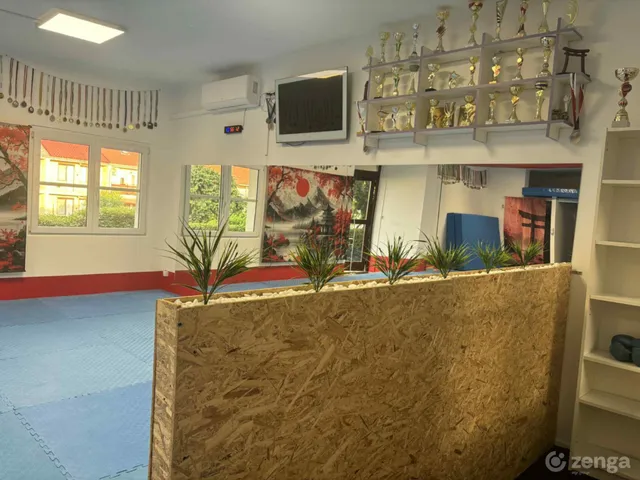 Kiadó kereskedelmi és ipari ingatlan Zalaegerszeg, Kertváros 80 nm