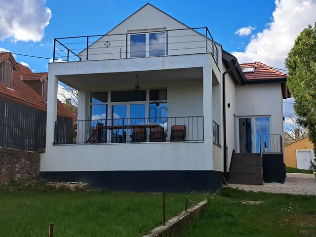 Eladó üdülő és hétvégi ház Zánka 180 nm