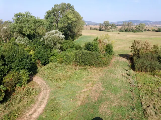 Eladó telek Kővágóörs 2405 nm