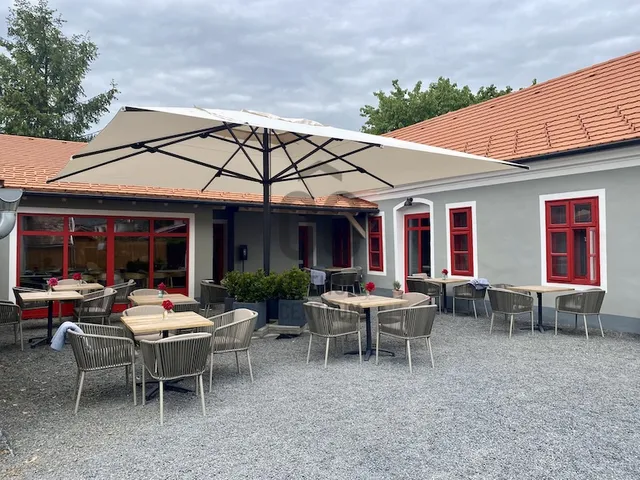 Eladó kereskedelmi és ipari ingatlan Kővágóörs 240 nm