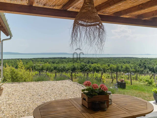 Eladó üdülő és hétvégi ház Balatonakali 220 nm