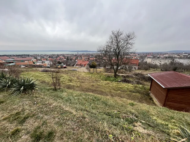 Eladó telek Balatonfüred 1330 nm