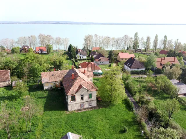 Eladó telek Révfülöp 4557 nm