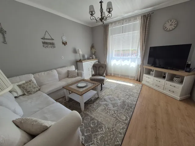Kiadó ház Kővágóörs 80 nm