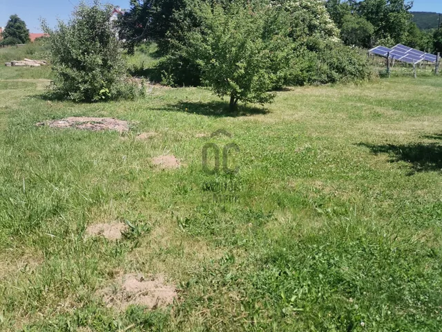 Eladó telek Kővágóörs 4330 nm