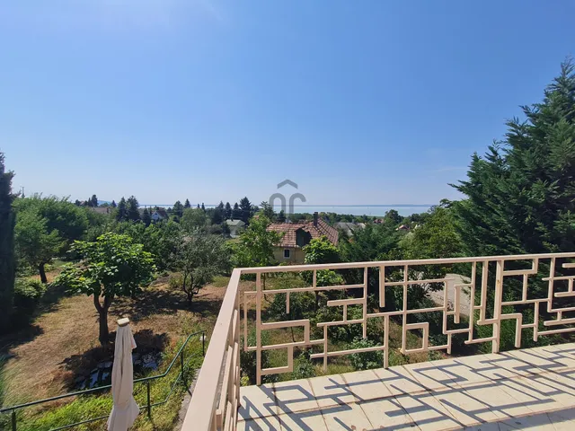 Eladó üdülő és hétvégi ház Badacsonytomaj 166 nm