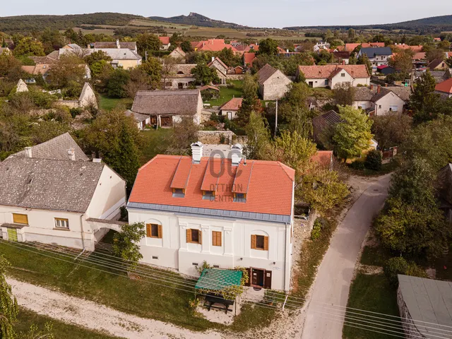 Eladó ház Köveskál 255 nm