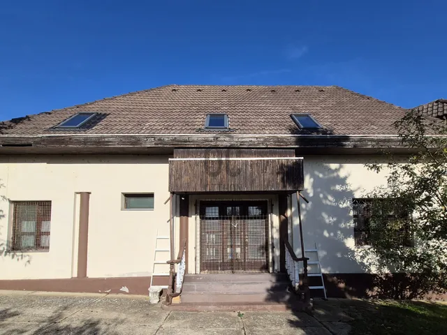 Eladó üdülő és hétvégi ház Balatonszepezd 225 nm