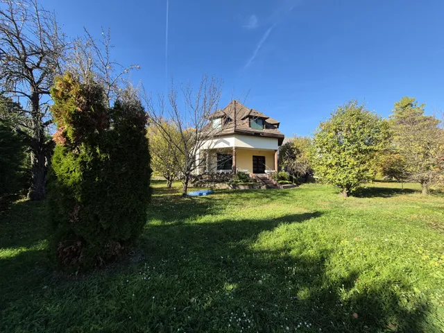 Eladó üdülő és hétvégi ház Balatonszepezd 225 nm