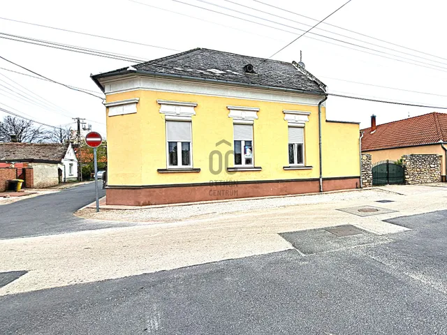 Eladó ház Tapolca, Déli városrész 210 nm