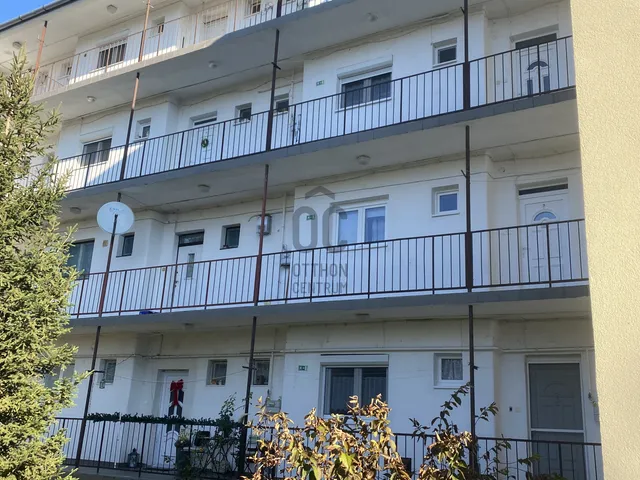 Eladó lakás Tapolca, Dobó István-lakótelep 57 nm